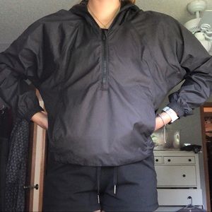 Lululemon cropped windbreaker (6)